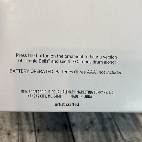 Festive Octopus - Picture 6 of 7